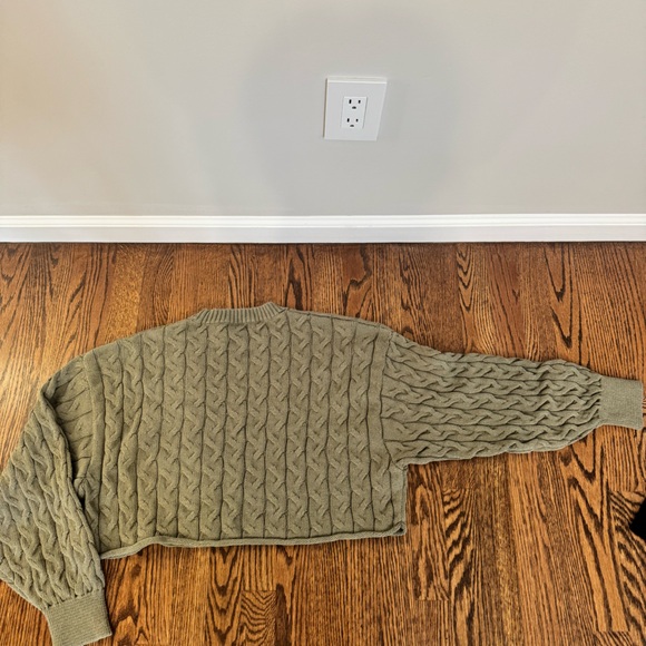 Brand New ZARA oversized cropped sweater with tags - Picture 3 of 3